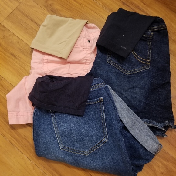 Maternity Shorts - Picture 1 of 7